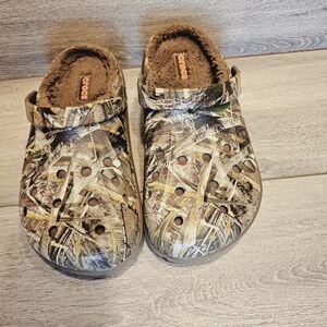 Crocs Camo Winter Fuzz Realtree Classic Slip On.              12 Womens 10 Mens
